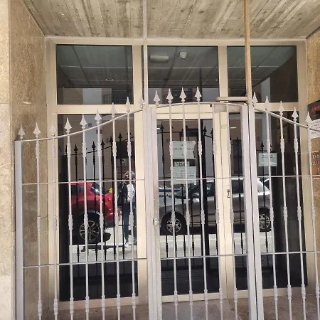 En Frente Al Puerto! *