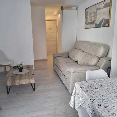 En Frente Al Puerto!