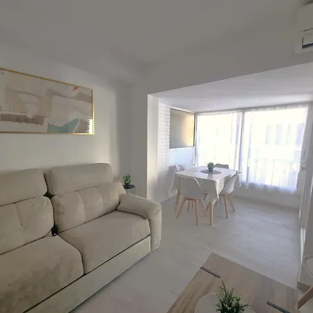 En Frente Al Puerto! *