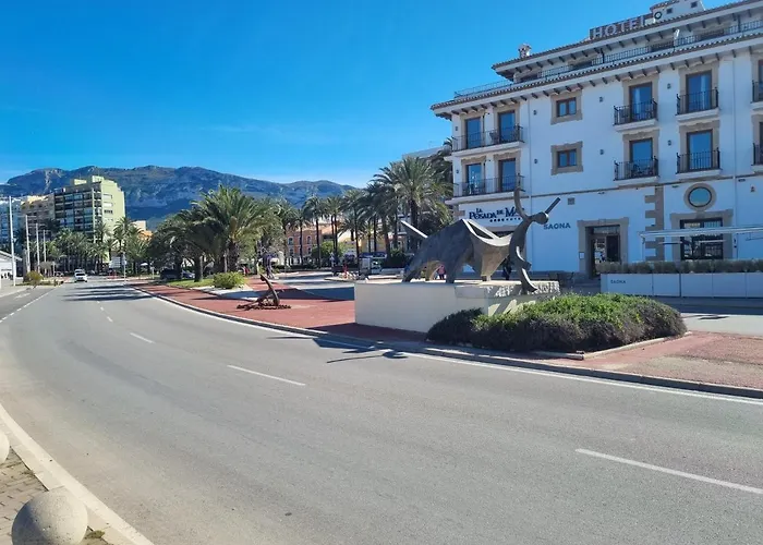 En Frente Al Puerto! Dénia