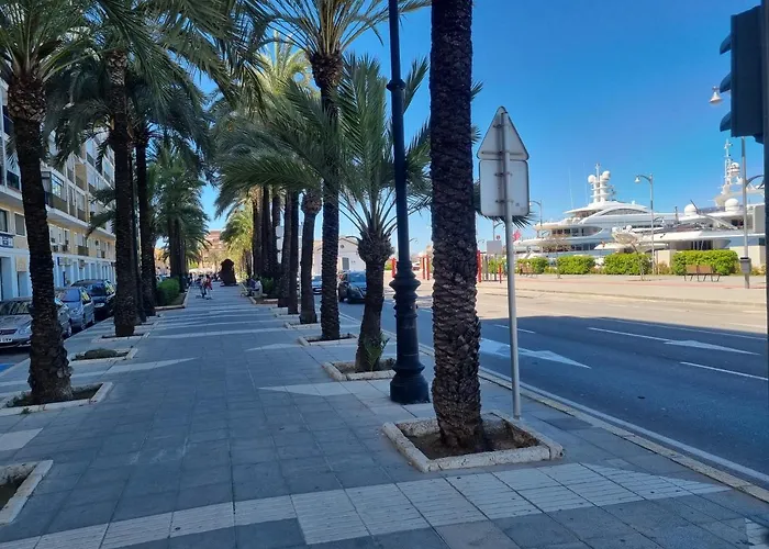 Апартаменти En Frente Al Puerto! *