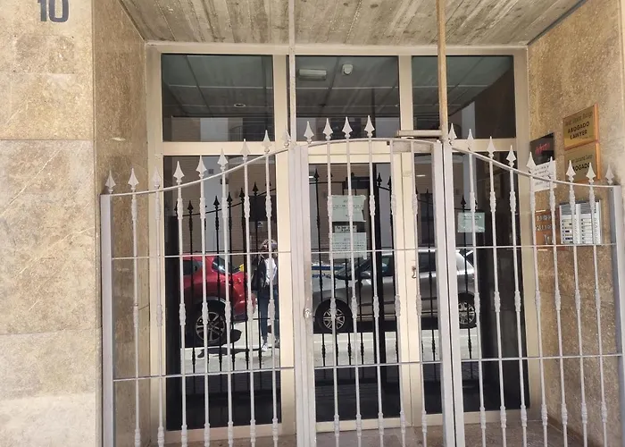 En Frente Al Puerto! *