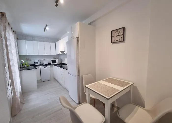 En Frente Al Puerto! *