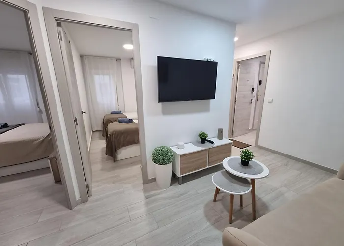 En Frente Al Puerto! Денія