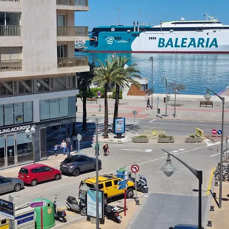 En Frente Al Puerto! Denia