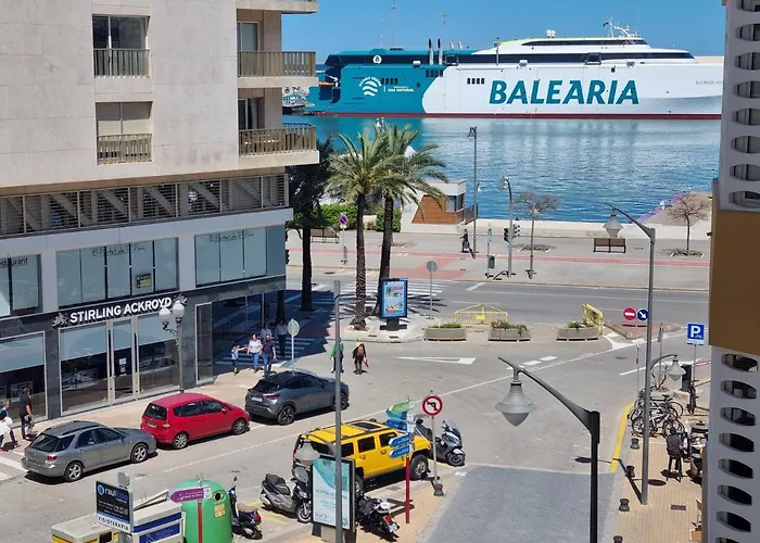 En Frente Al Puerto! Dénia