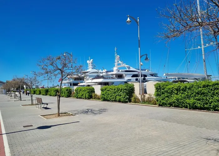 En Frente Al Puerto! *